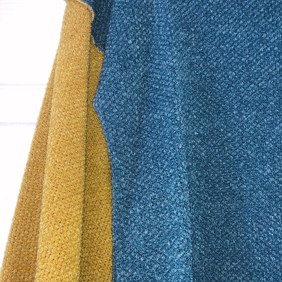 Fun FALL color block top - Picture 3 of 4